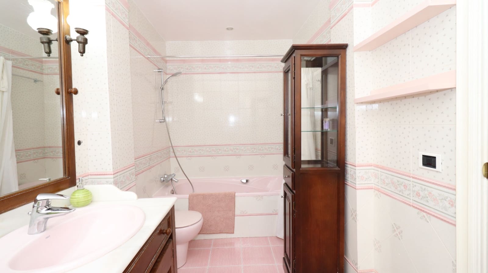 6 bedroom Flat for sale in Burriana / Borriana with garage - € 330,000 (Ref: 9911479)