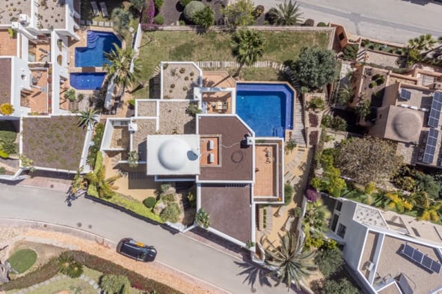 3 slaapkamer Villa te koop in Moraira, Teulada-Moraira met zwembad garage - € 1.995.000 (Ref: 9911497)