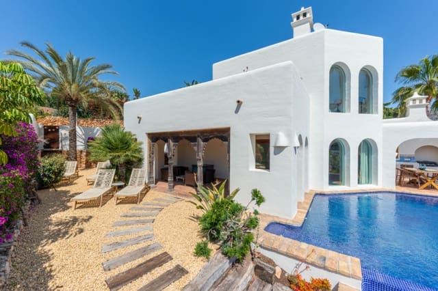 3 slaapkamer Villa te koop in Moraira, Teulada-Moraira met zwembad garage - € 1.995.000 (Ref: 9911497)
