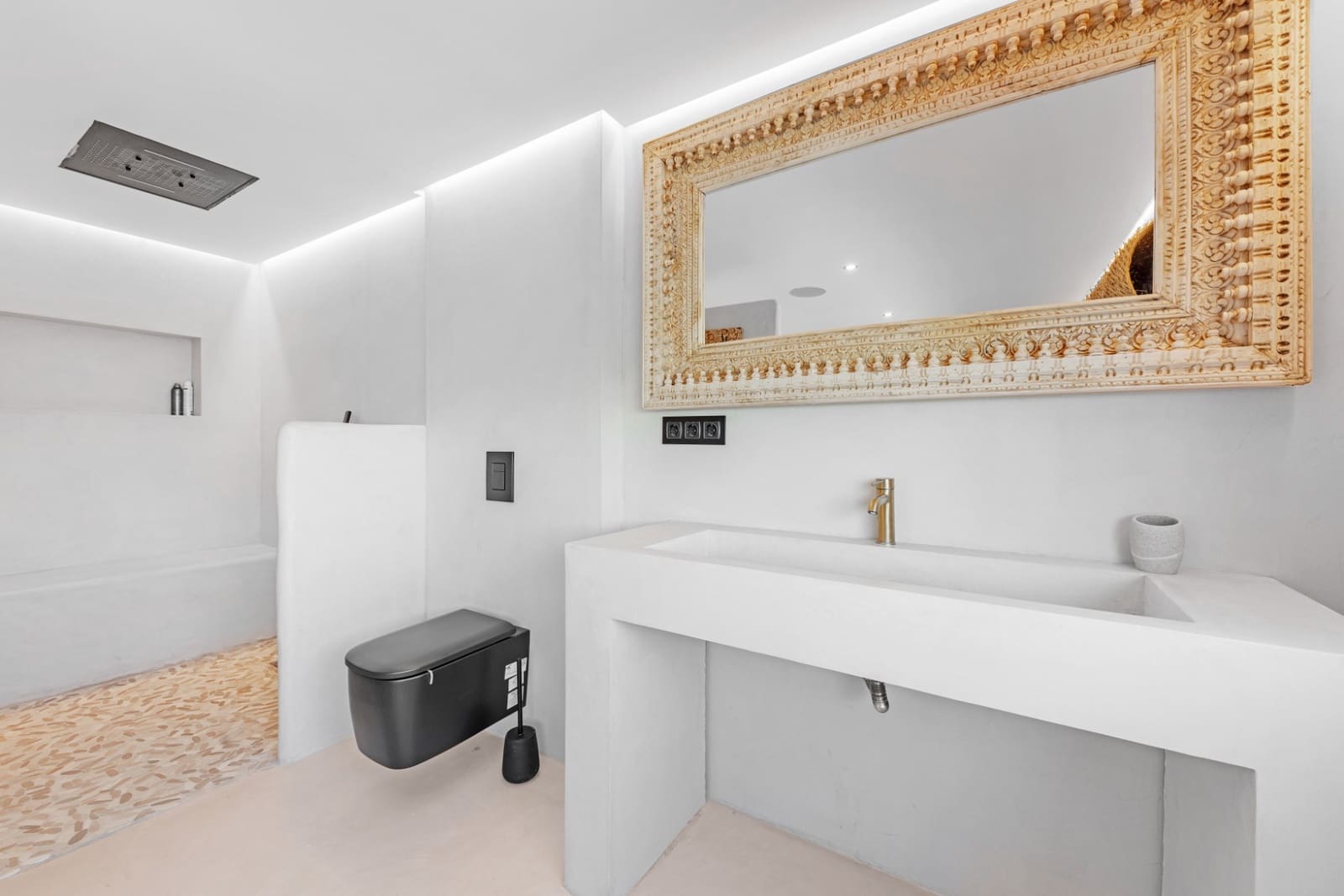 5 bedroom Villa for sale in Moraira with pool garage - € 5,400,000 (Ref: 9911500)