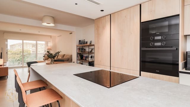 2 slaapkamer Appartement te koop in Valencia stad met garage - € 360.000 (Ref: 9914057)