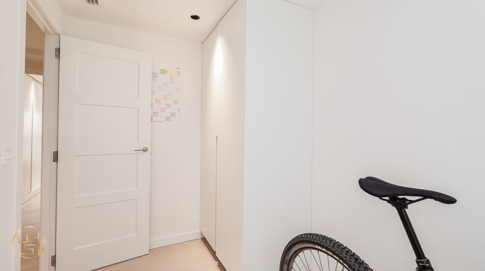 2 bedroom Apartment for sale in Valencia city with garage - € 360,000 (Ref: 9914057)