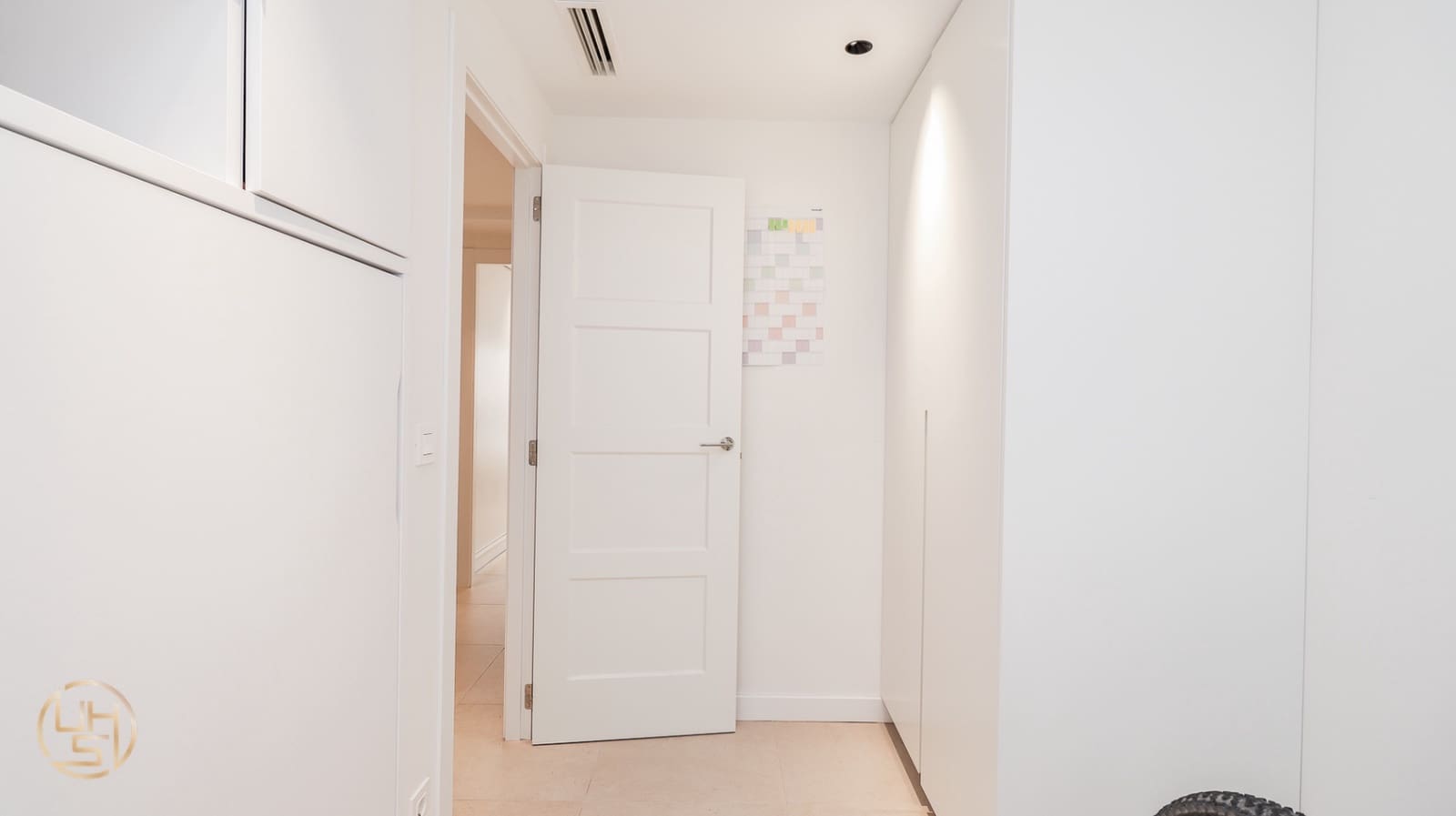 2 bedroom Apartment for sale in Valencia city with garage - € 360,000 (Ref: 9914057)