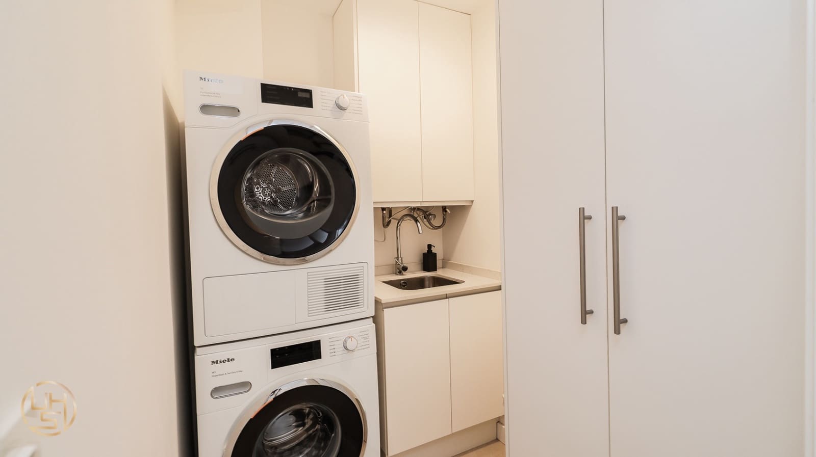 2 bedroom Apartment for sale in Valencia city with garage - € 360,000 (Ref: 9914057)