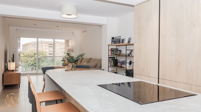 2 slaapkamer Appartement te koop in Valencia stad met garage - € 360.000 (Ref: 9914057)