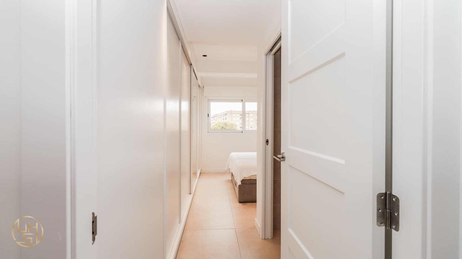 2 bedroom Apartment for sale in Valencia city with garage - € 360,000 (Ref: 9914057)