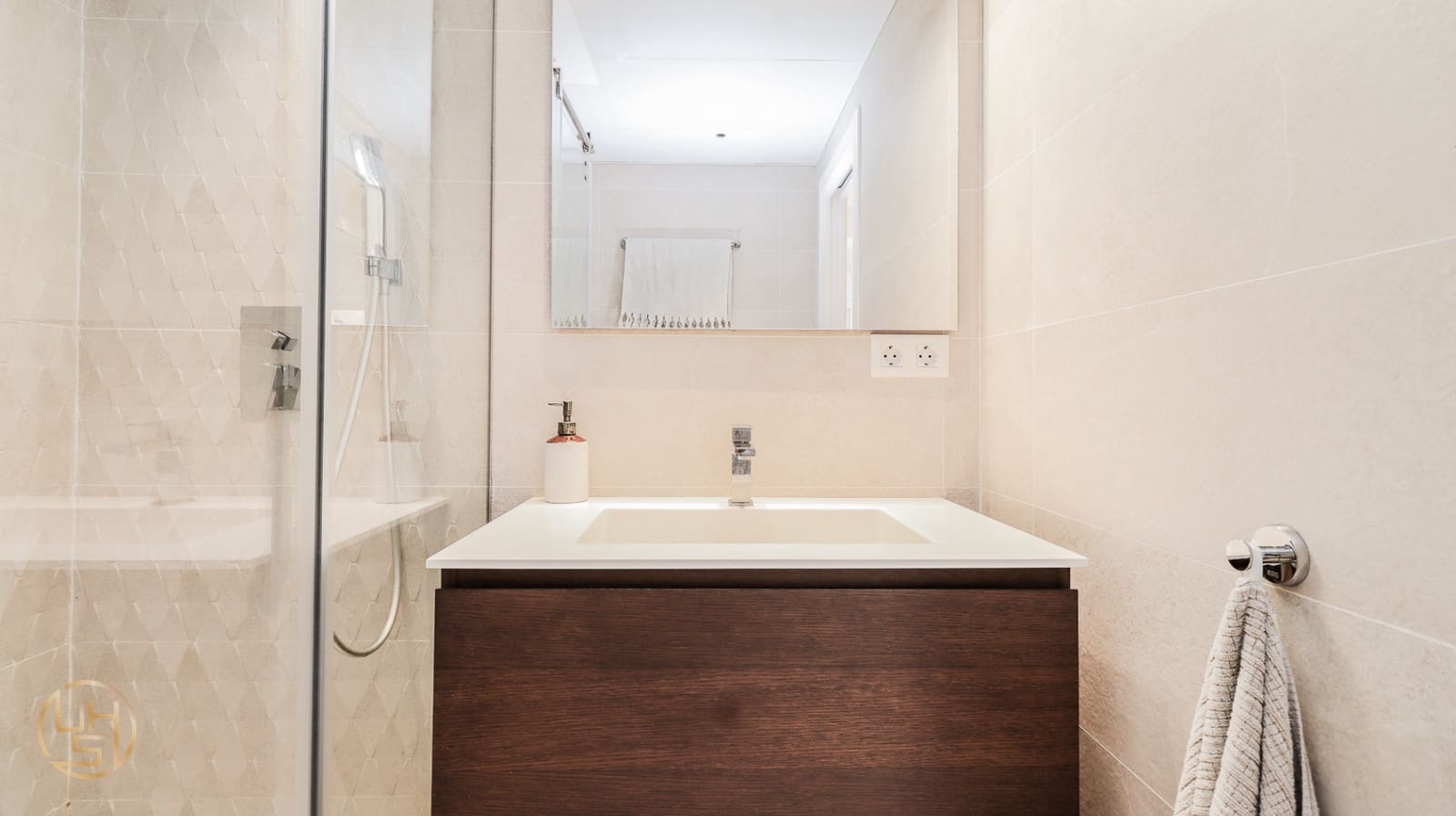 2 bedroom Apartment for sale in Valencia city with garage - € 360,000 (Ref: 9914057)
