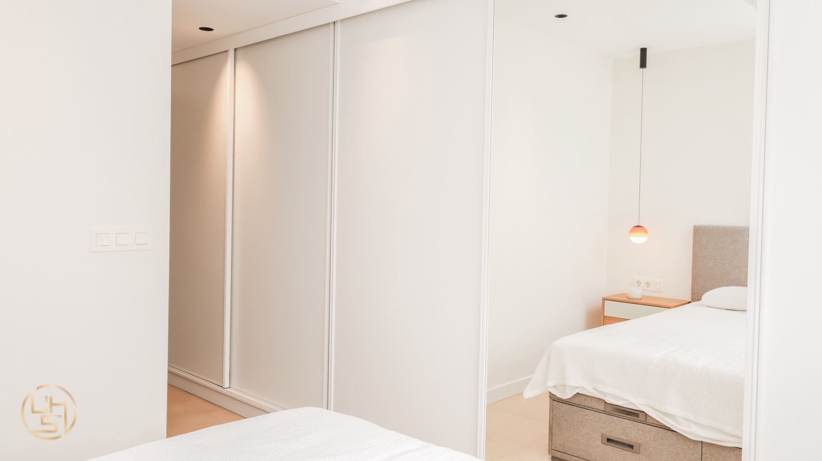 2 bedroom Apartment for sale in Valencia city with garage - € 360,000 (Ref: 9914057)