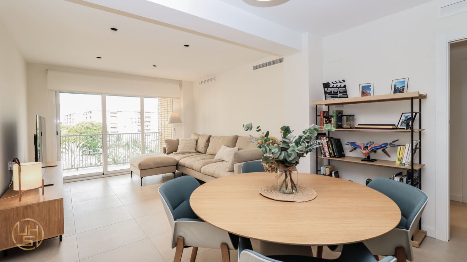 2 bedroom Apartment for sale in Valencia city with garage - € 360,000 (Ref: 9914057)