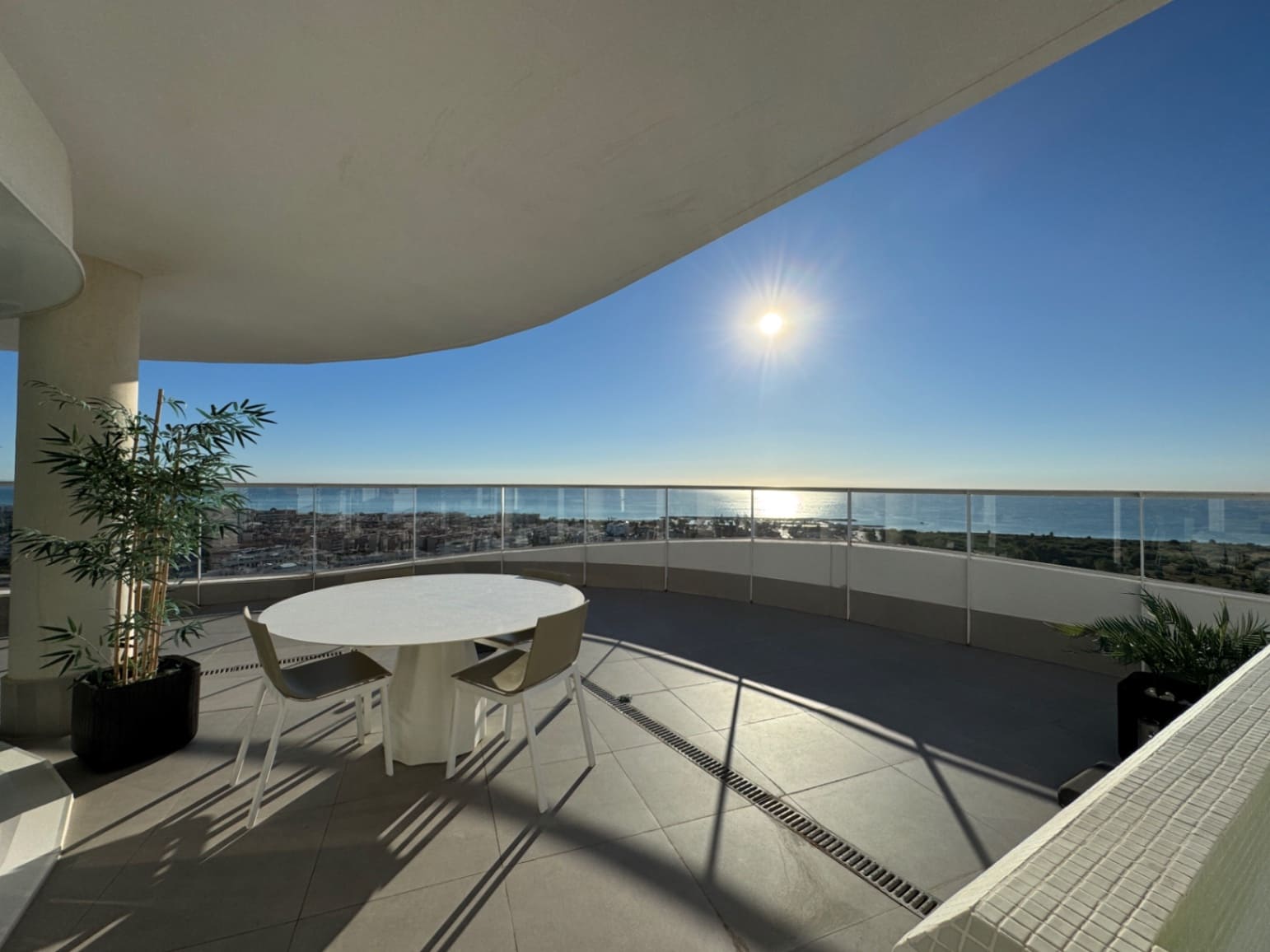 4 soverom Penthouse til salgs i Canet d'En Berenguer med svømmebasseng garasje - € 799 000 (Ref: 9914059)