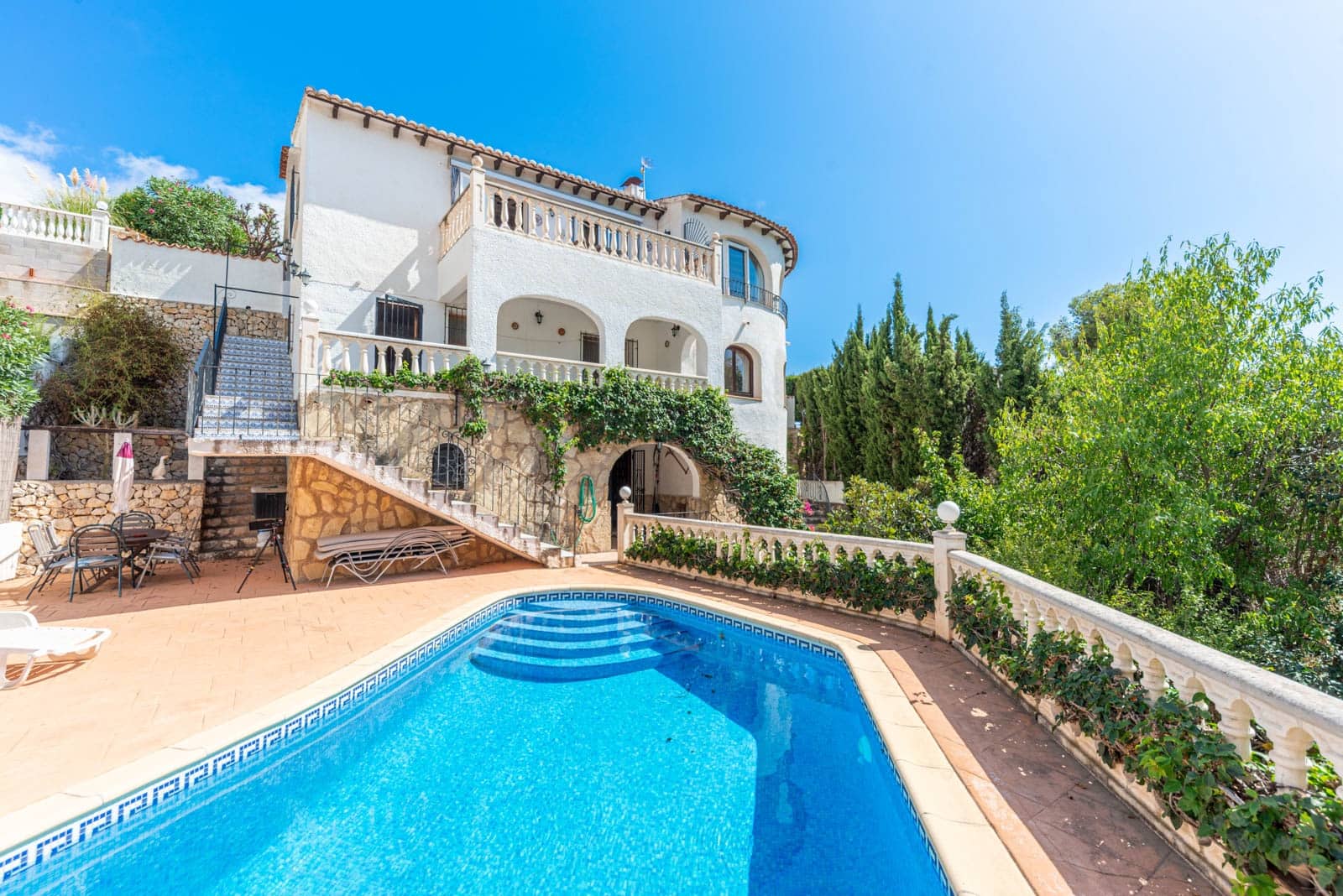 2 sovrum Villa till salu i Montemar med pool garage - 630 000 € (Ref: 9914073)