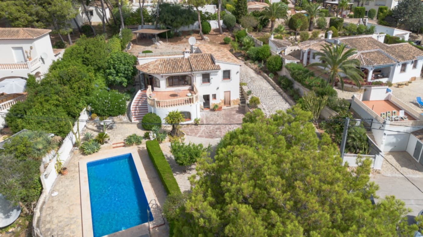 3 bedroom Villa for sale in Moraira with pool garage - € 595,000 (Ref: 9975820)