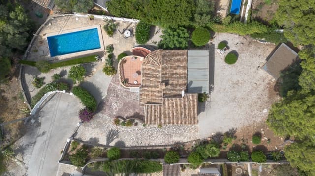 3 soverom Villa til salgs i Moraira, Teulada-Moraira med svømmebasseng garasje - € 595 000 (Ref: 9975820)