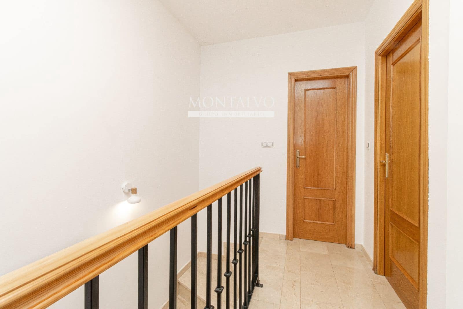 3 slaapkamer Huis te huur in Atarfe met garage - € 730 (Ref: 10032436)