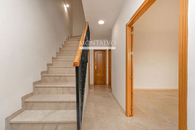 3 slaapkamer Huis te huur in Atarfe - € 730 (Ref: 10032436)