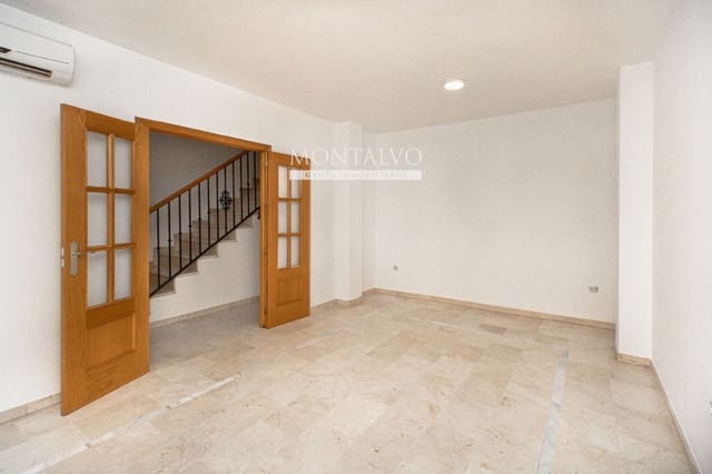 3 slaapkamer Huis te huur in Atarfe - € 730 (Ref: 10032436)