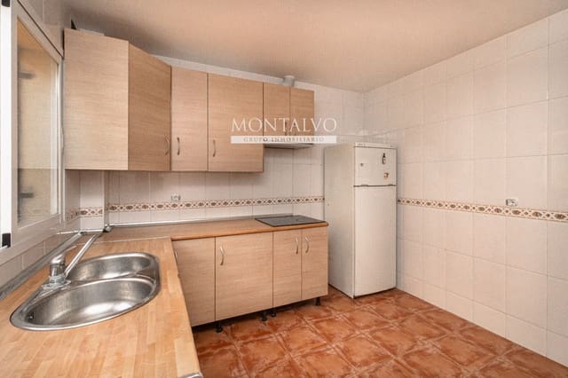 3 slaapkamer Huis te huur in Atarfe - € 730 (Ref: 10032436)