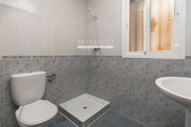 3 slaapkamer Huis te huur in Atarfe - € 730 (Ref: 10032436)