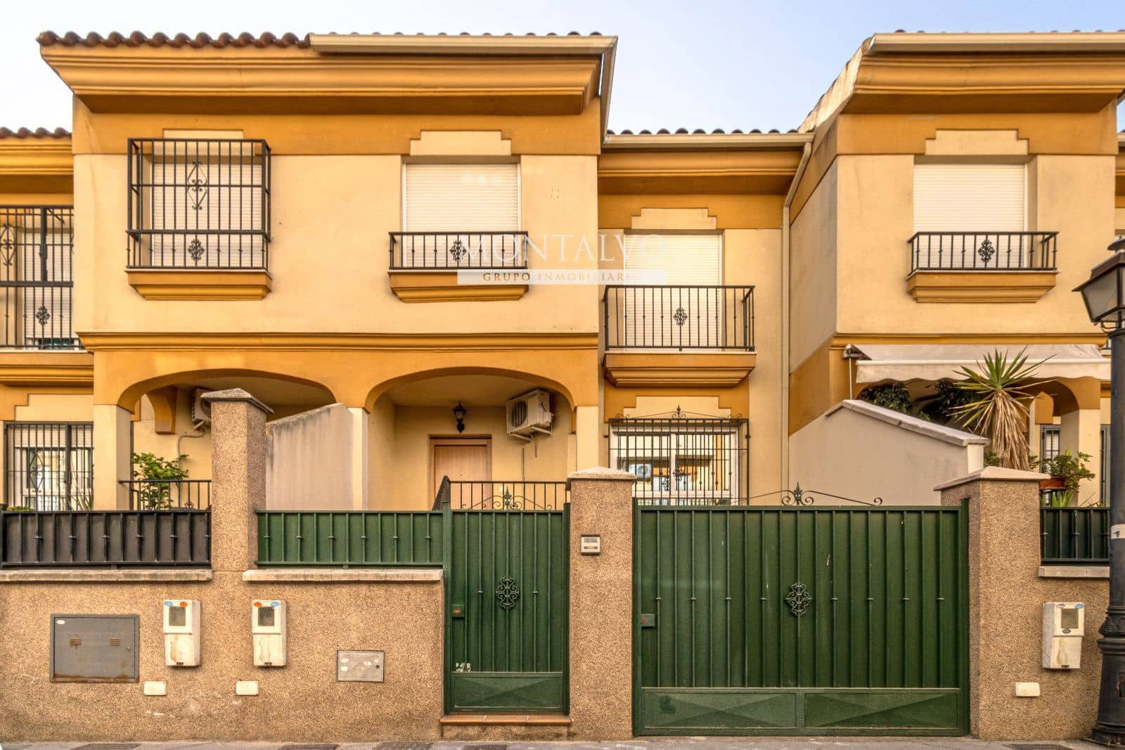 3 slaapkamer Huis te huur in Atarfe met garage - € 730 (Ref: 10032436)