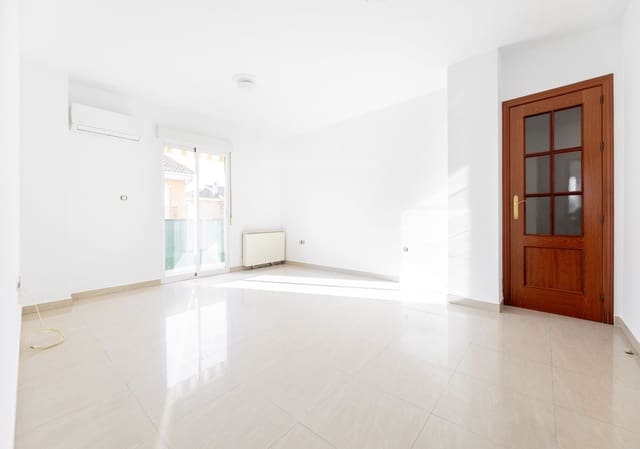 3 Zimmer Wohnung zu vermieten in Atarfe mit Garage - 700 € (Ref: 10135239)