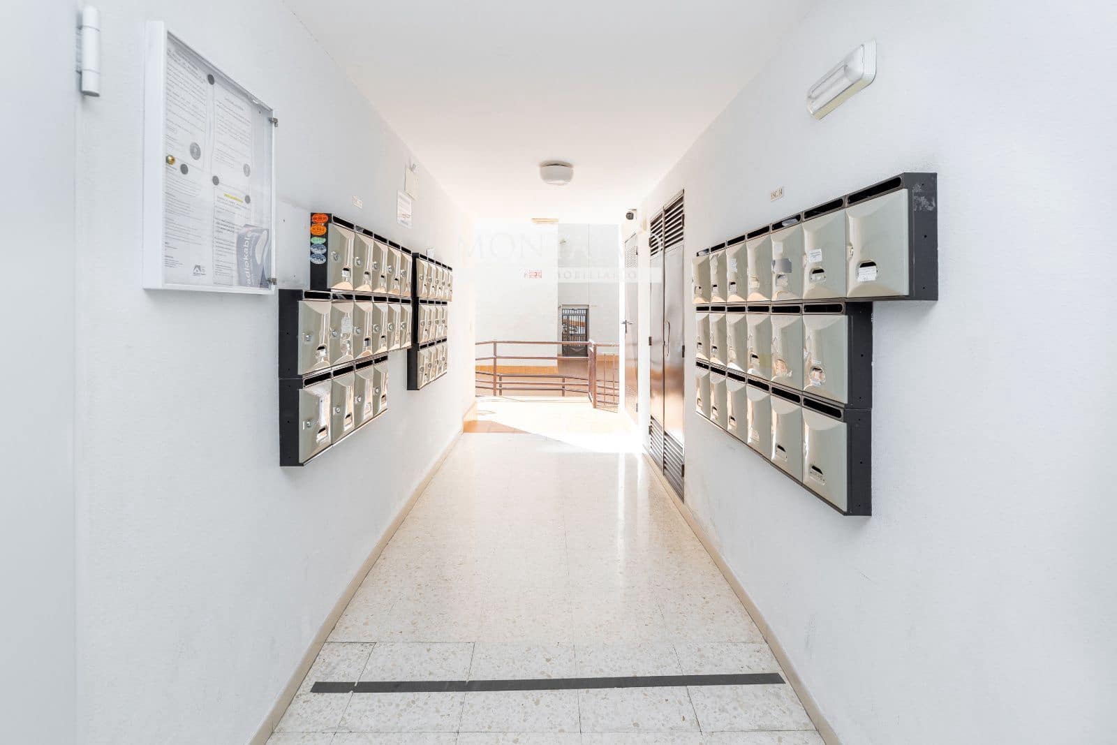 3 bedroom Flat for sale in Granada city with garage - € 157,000 (Ref: 10153996)