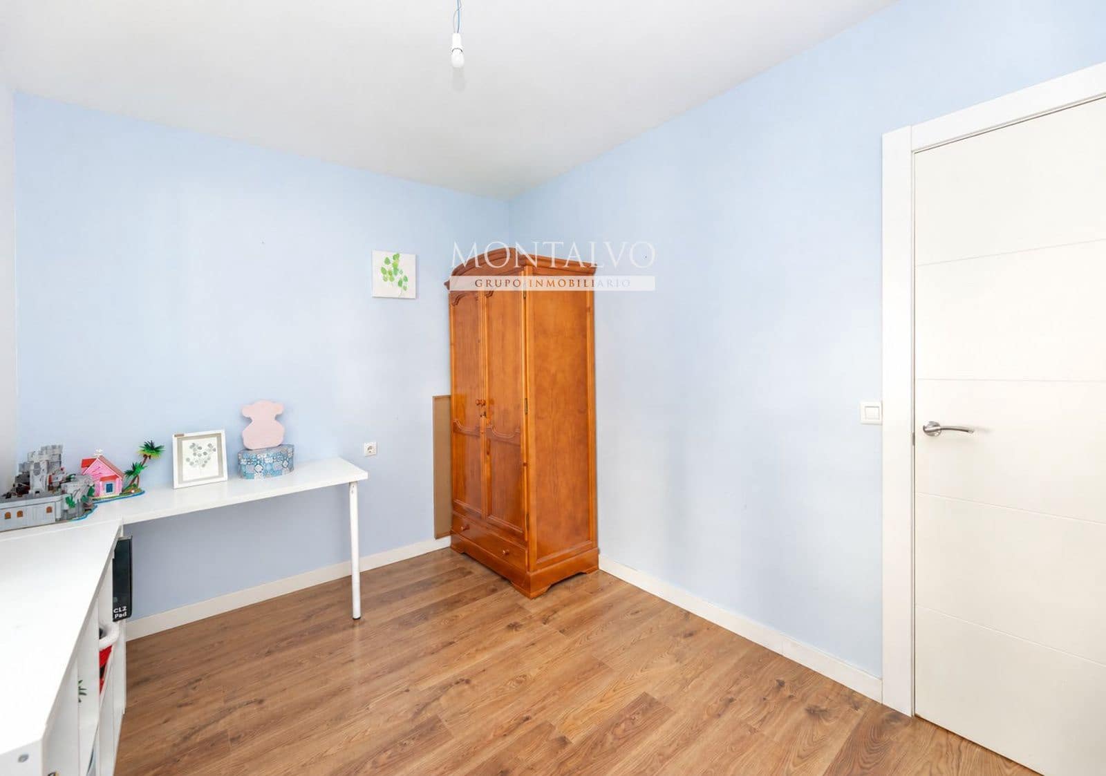 3 bedroom Flat for sale in Granada city with garage - € 157,000 (Ref: 10153996)