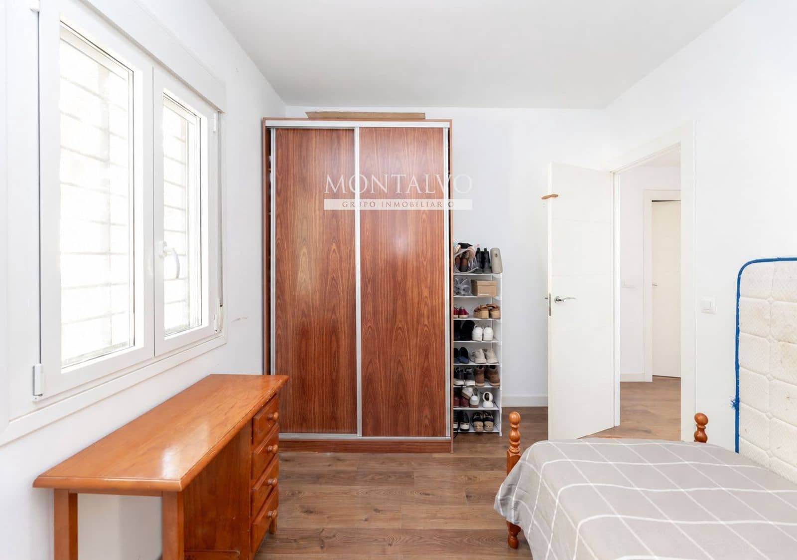 3 bedroom Flat for sale in Granada city with garage - € 157,000 (Ref: 10153996)