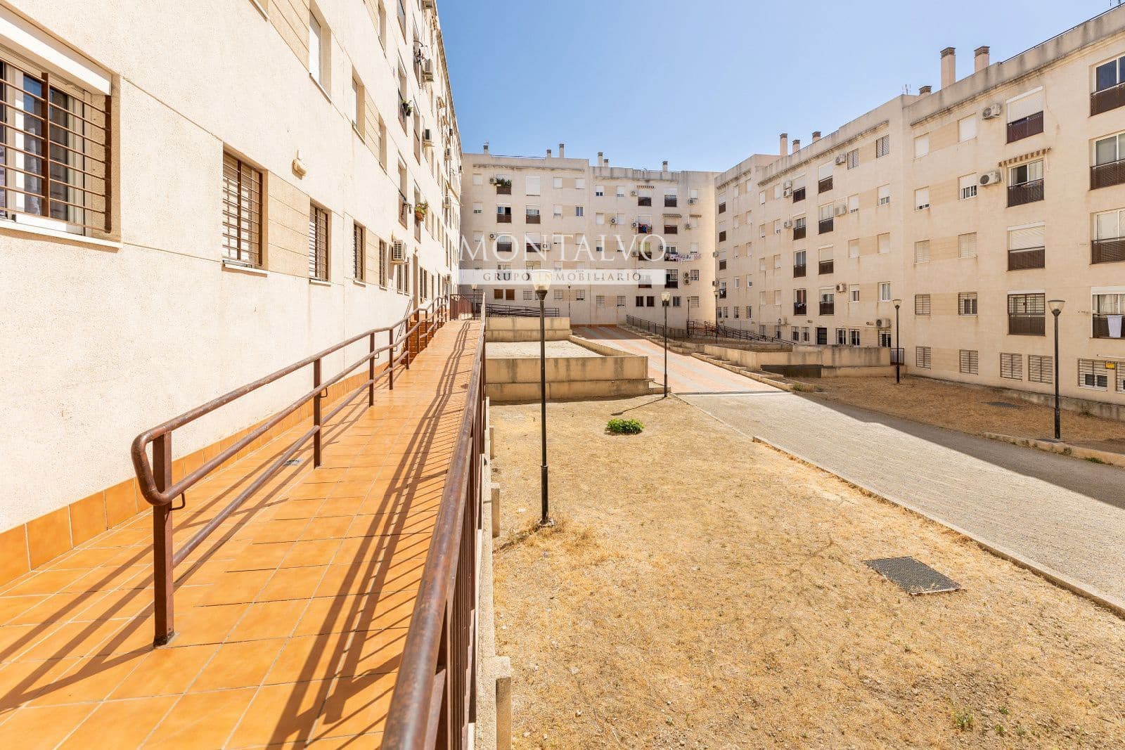 3 bedroom Flat for sale in Granada city with garage - € 157,000 (Ref: 10153996)