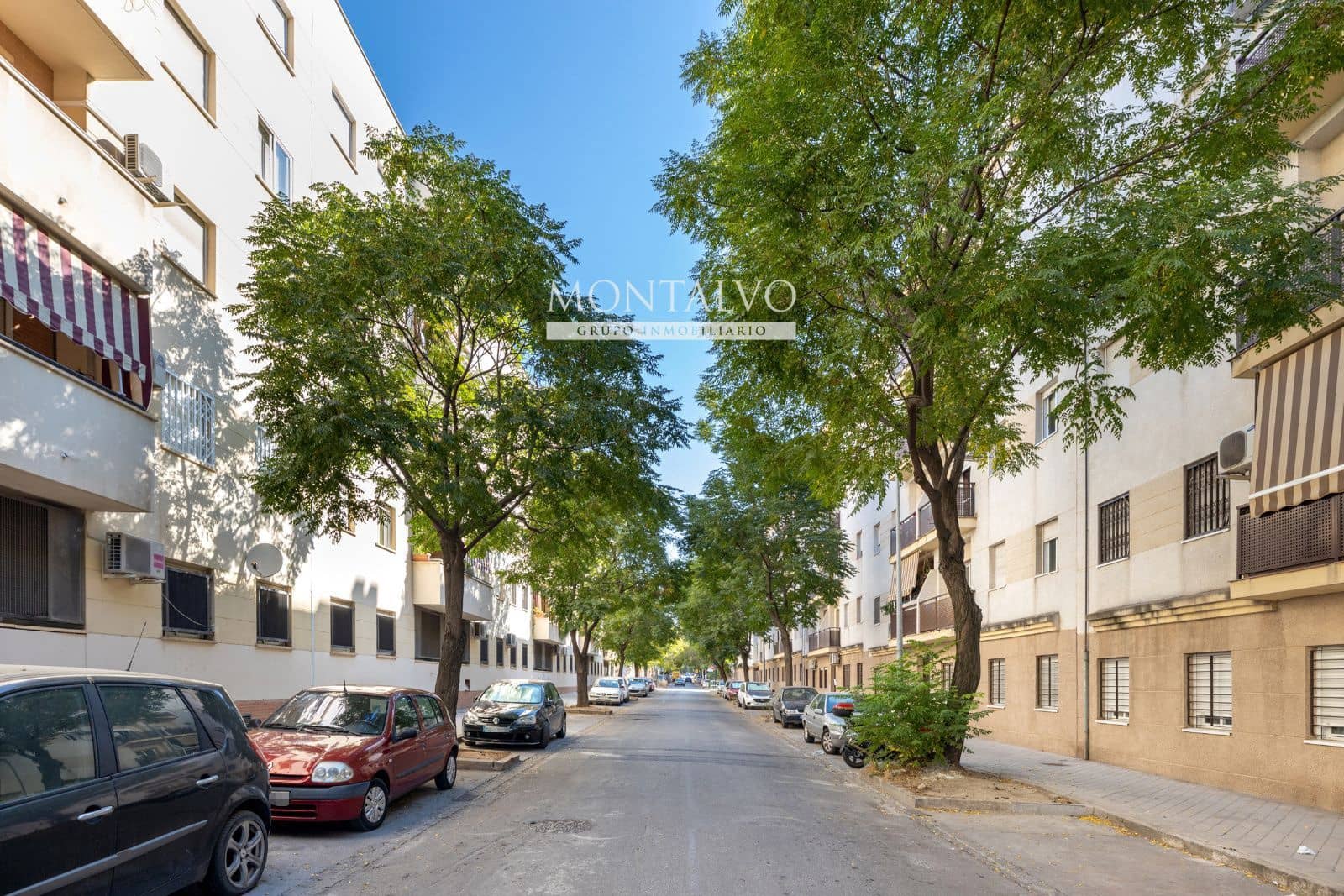 3 bedroom Flat for sale in Granada city with garage - € 157,000 (Ref: 10153996)