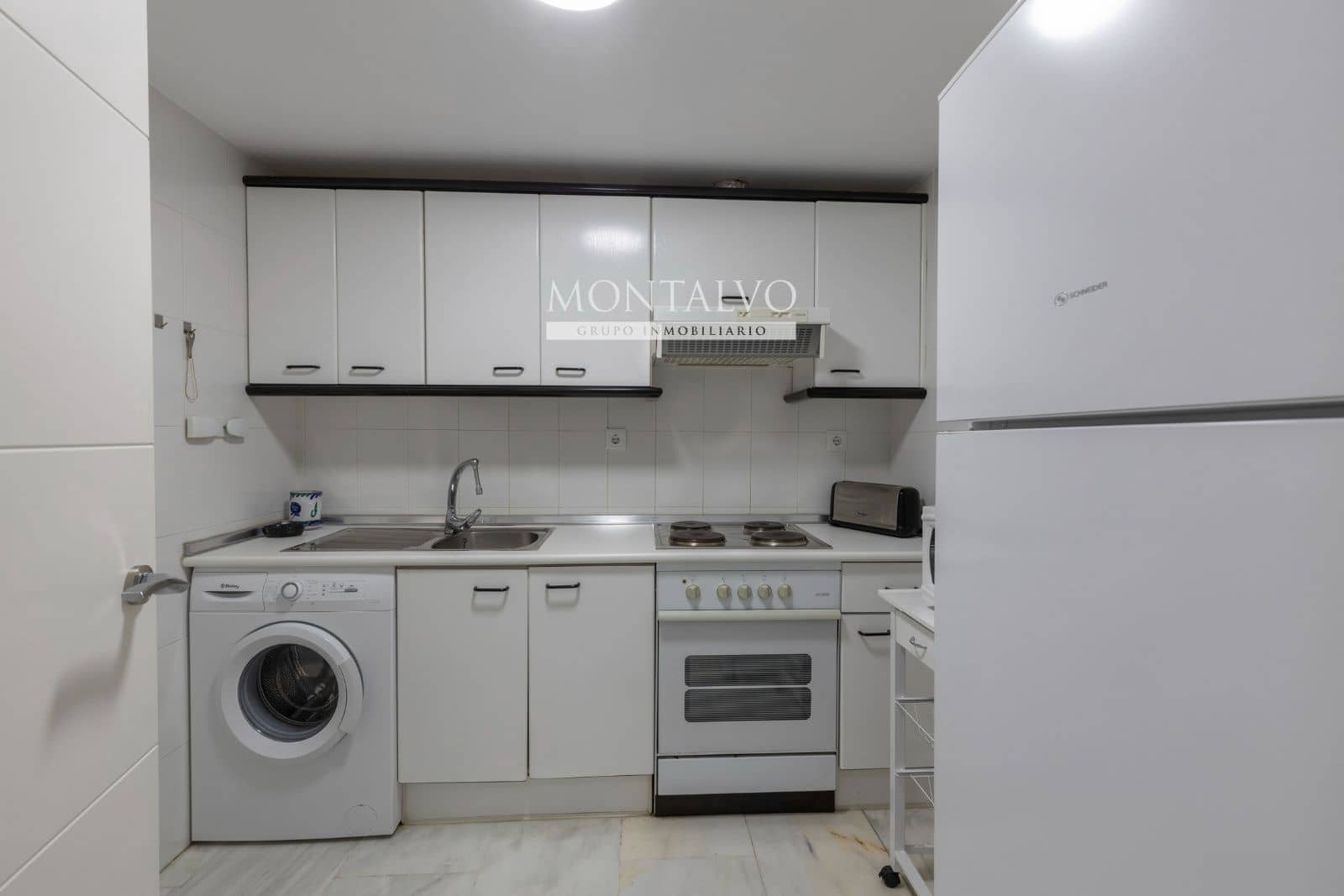 3 bedroom Flat for sale in Almunecar with pool garage - € 439,000 (Ref: 10160175)