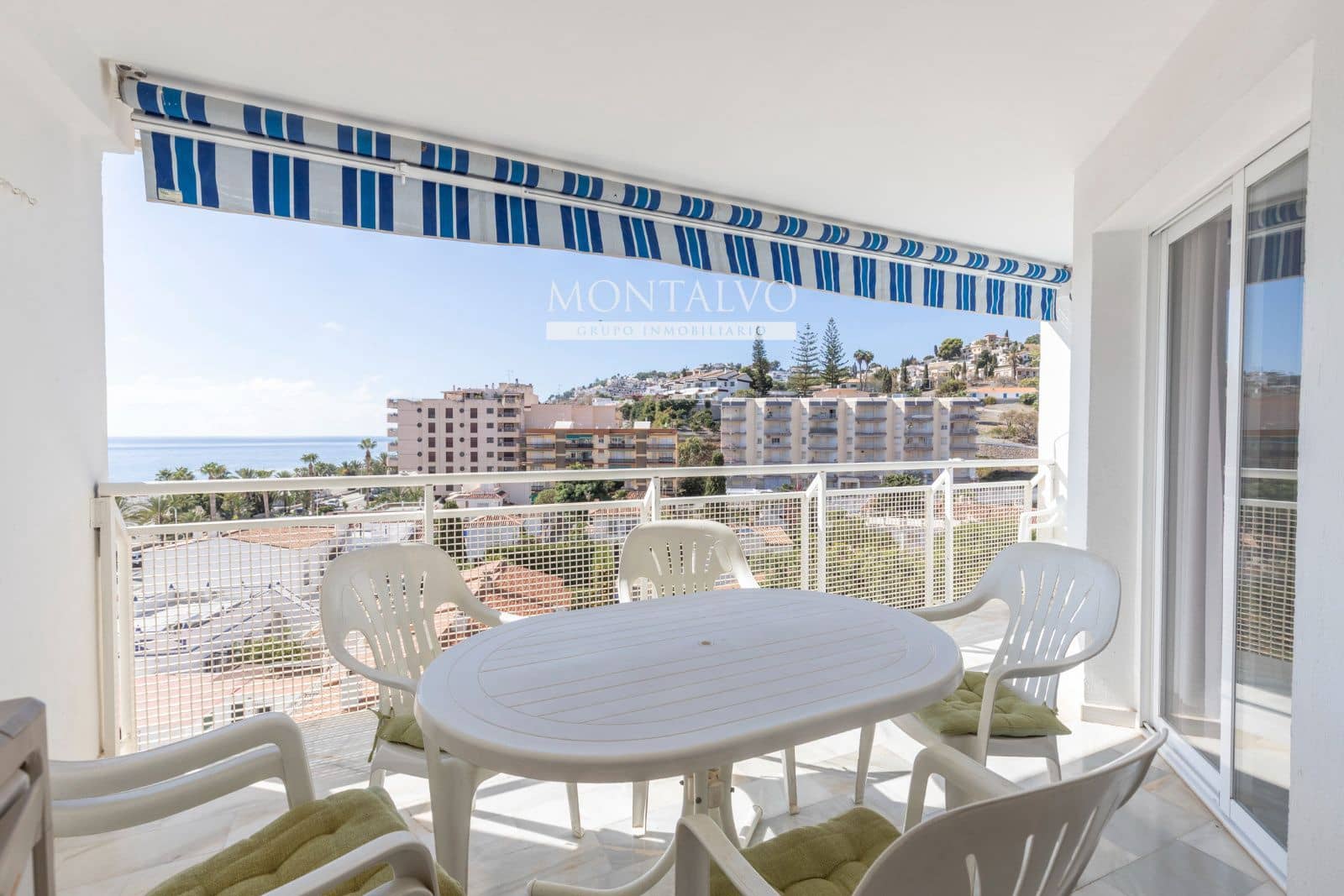 3 bedroom Flat for sale in Almunecar with pool garage - € 439,000 (Ref: 10160175)