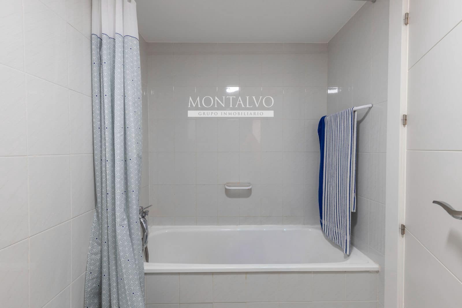 3 bedroom Flat for sale in Almunecar with pool garage - € 439,000 (Ref: 10160175)