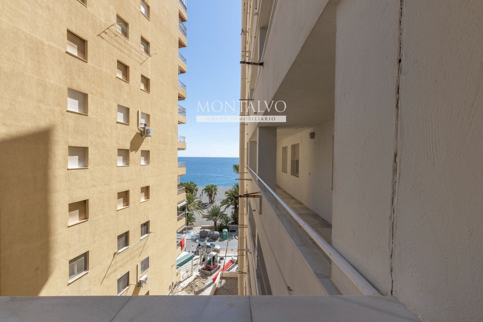 3 bedroom Flat for sale in Almunecar with pool garage - € 439,000 (Ref: 10160175)