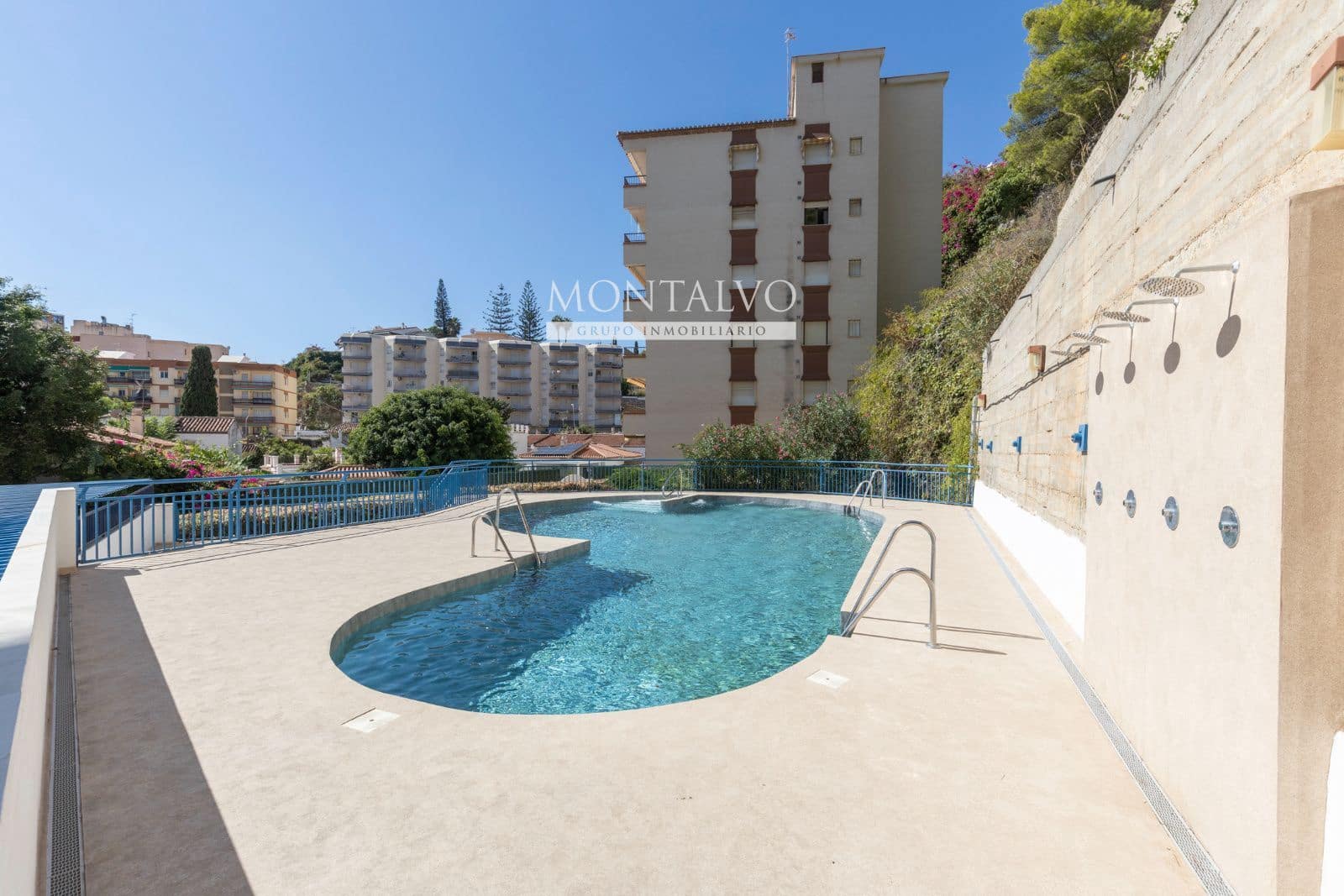 3 bedroom Flat for sale in Almunecar with pool garage - € 439,000 (Ref: 10160175)