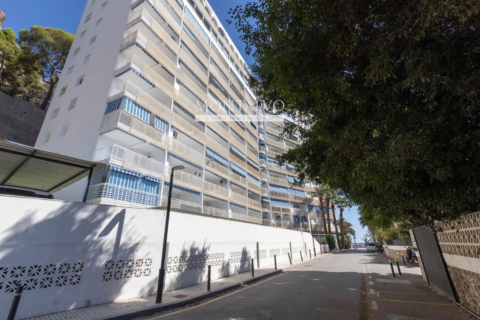 3 bedroom Flat for sale in Almunecar with pool garage - € 439,000 (Ref: 10160175)