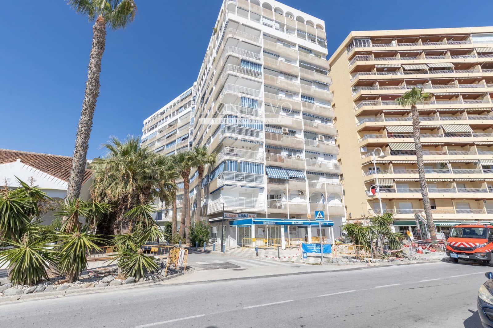 3 bedroom Flat for sale in Almunecar with pool garage - € 439,000 (Ref: 10160175)