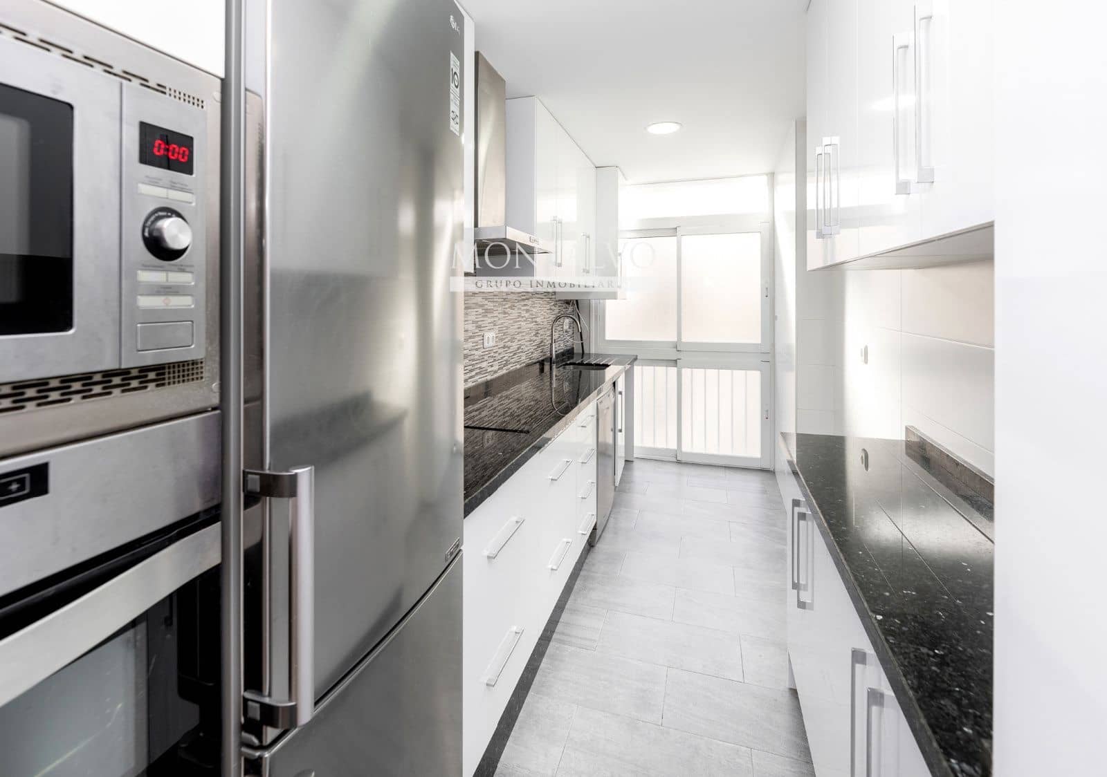 3 chambre Appartement à vendre à Grenade ville avec garage - 259 000 € (Ref: 10160647)