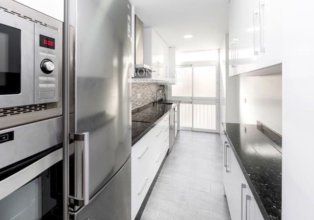3 chambre Appartement à vendre à Cervantes, Grenade ville avec garage - 259 000 € (Ref: 10160647)
