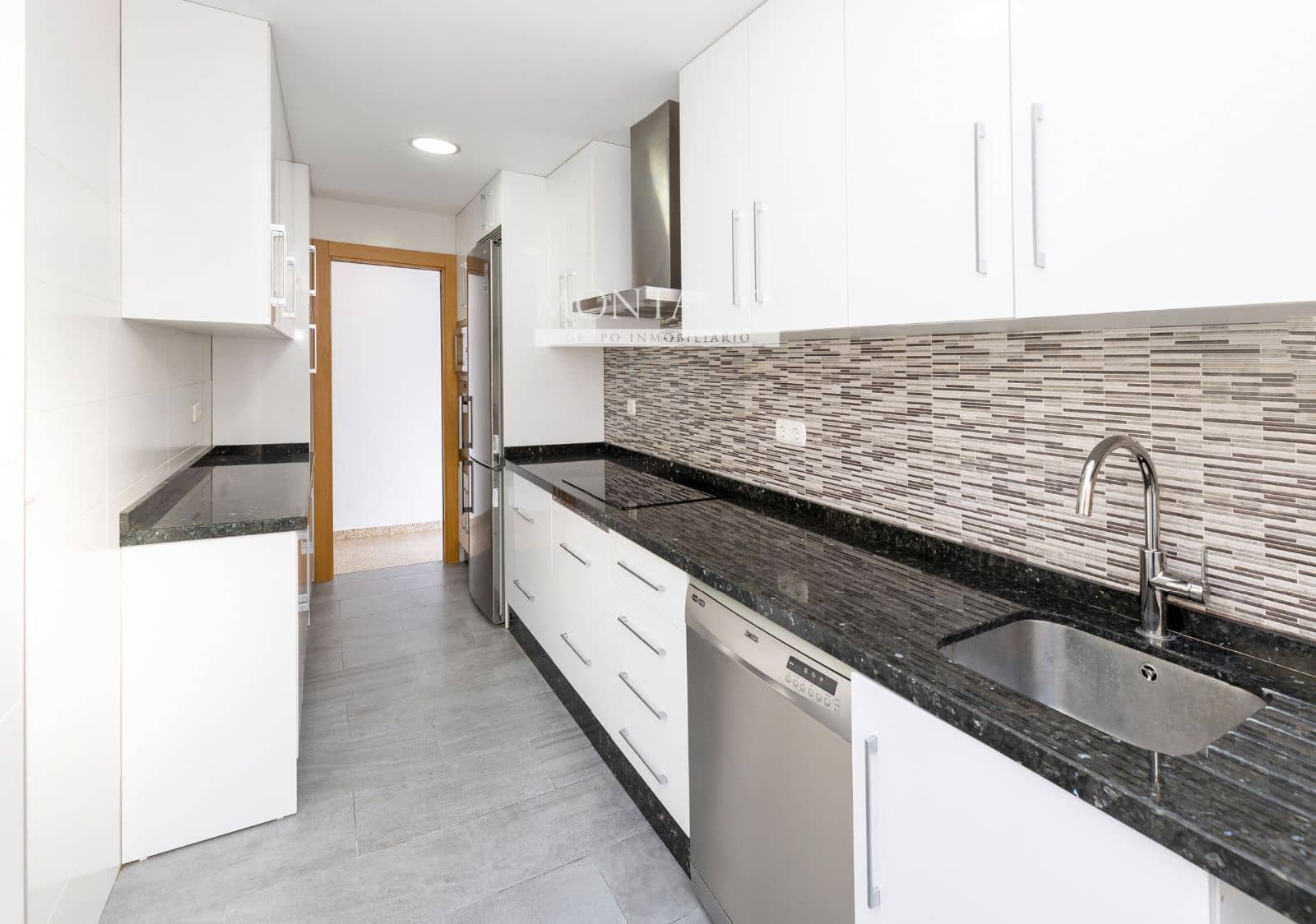 3 chambre Appartement à vendre à Grenade ville avec garage - 259 000 € (Ref: 10160647)