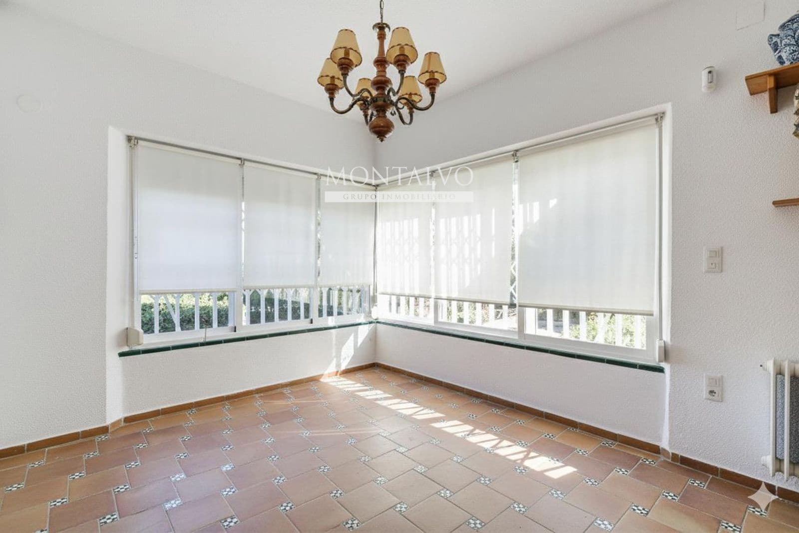 5 makuuhuone Huvila myytävänä paikassa Las Gabias mukana uima-altaan 
autotalli - 299 900 € (Ref: 9398806)