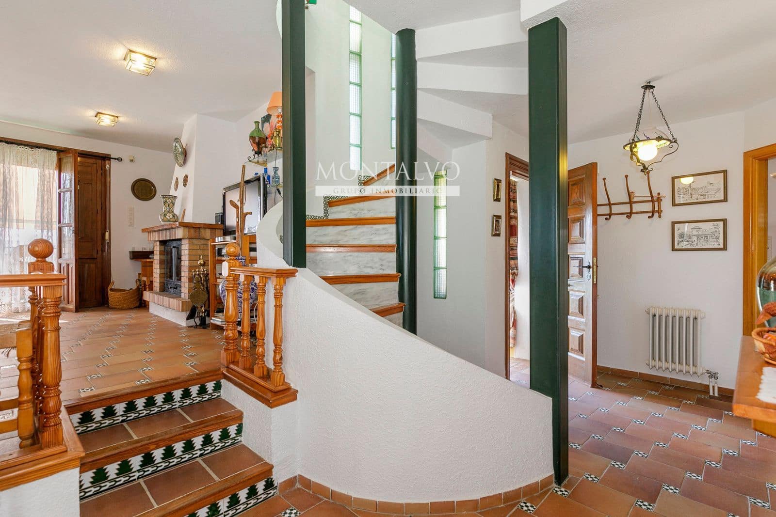 5 makuuhuone Huvila myytävänä paikassa Las Gabias mukana uima-altaan 
autotalli - 299 900 € (Ref: 9398806)