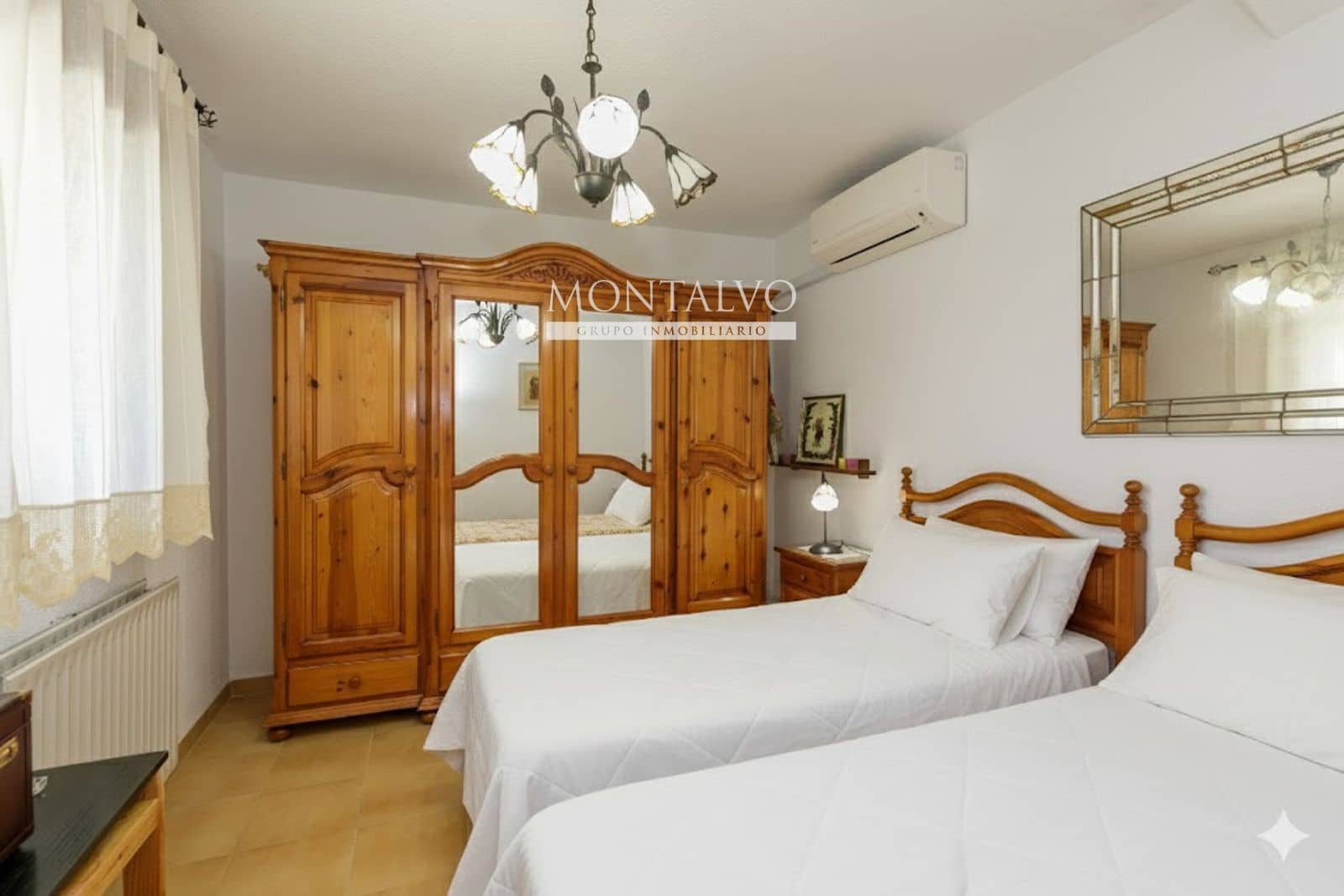 5 makuuhuone Huvila myytävänä paikassa Las Gabias mukana uima-altaan 
autotalli - 299 900 € (Ref: 9398806)