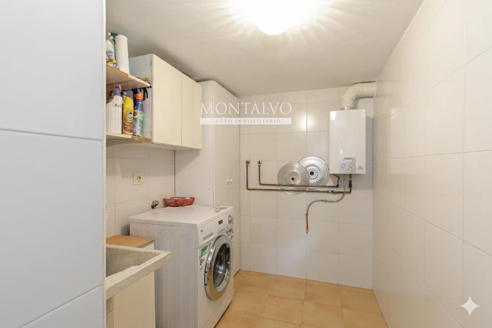 5 makuuhuone Huvila myytävänä paikassa Las Gabias mukana uima-altaan 
autotalli - 299 900 € (Ref: 9398806)