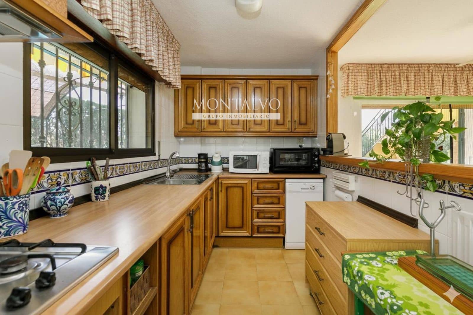 5 makuuhuone Huvila myytävänä paikassa Las Gabias mukana uima-altaan 
autotalli - 299 900 € (Ref: 9398806)