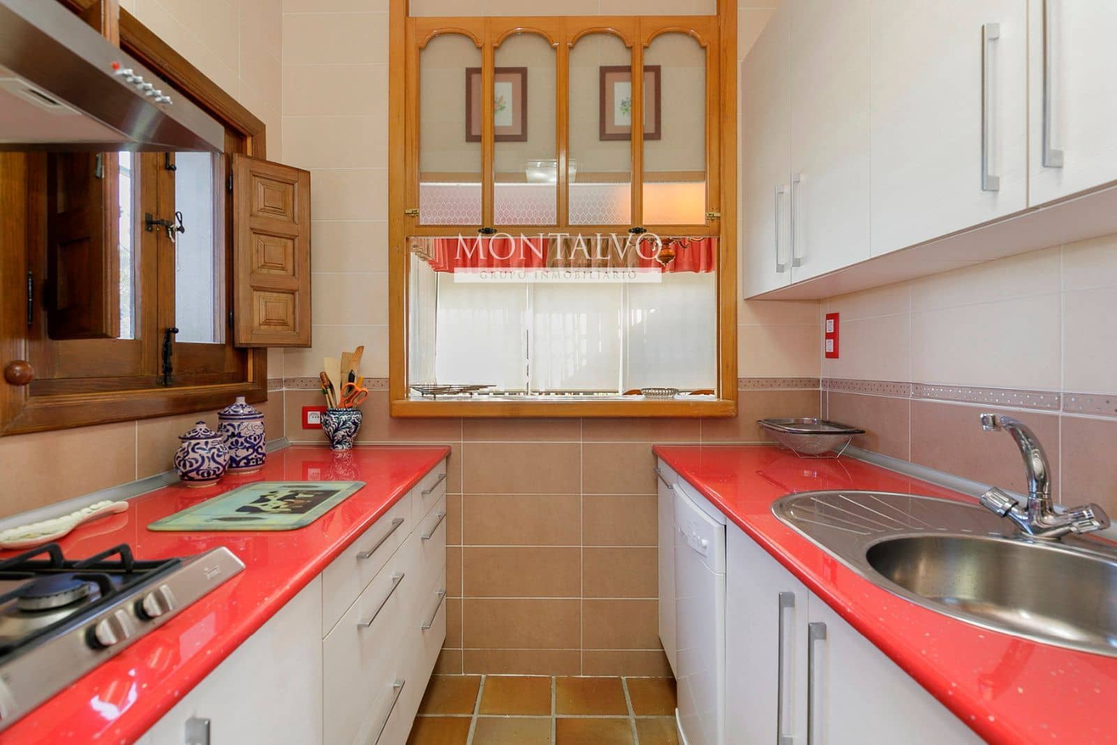 5 makuuhuone Huvila myytävänä paikassa Las Gabias mukana uima-altaan 
autotalli - 299 900 € (Ref: 9398806)