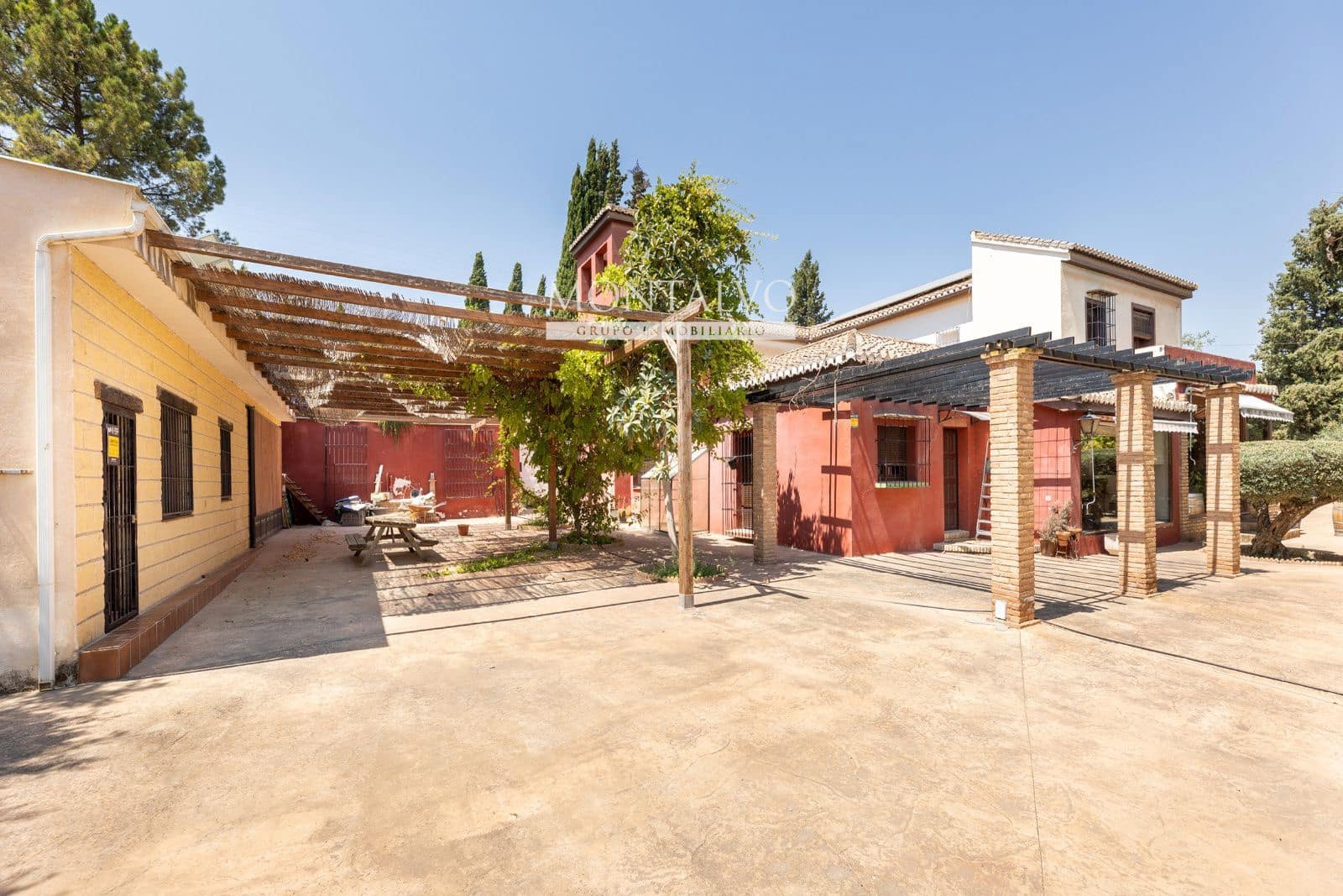 6 soveværelse Villa til salg i Las Gabias med swimmingpool garage - € 650.000 (Ref: 9398808)