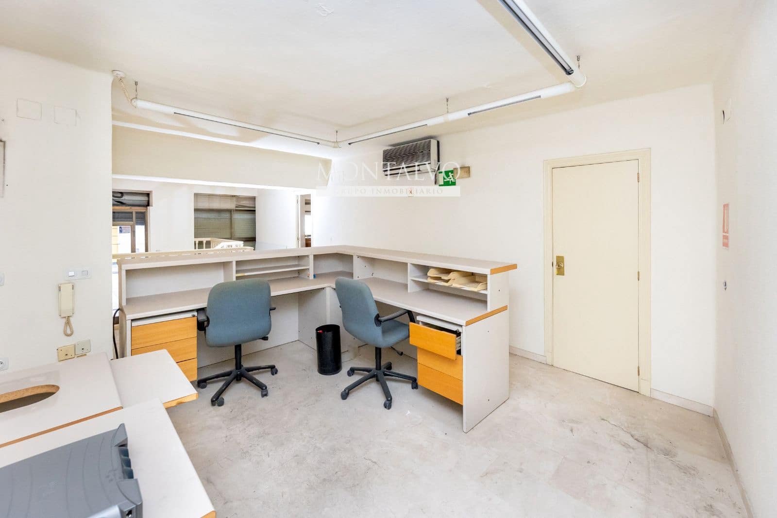 Commercial for sale in Granada city - € 110,000 (Ref: 9398852)