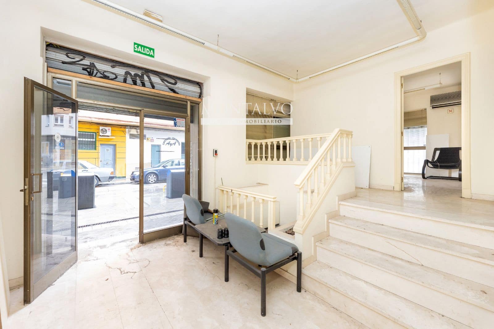 Commercial for sale in Granada city - € 110,000 (Ref: 9398852)