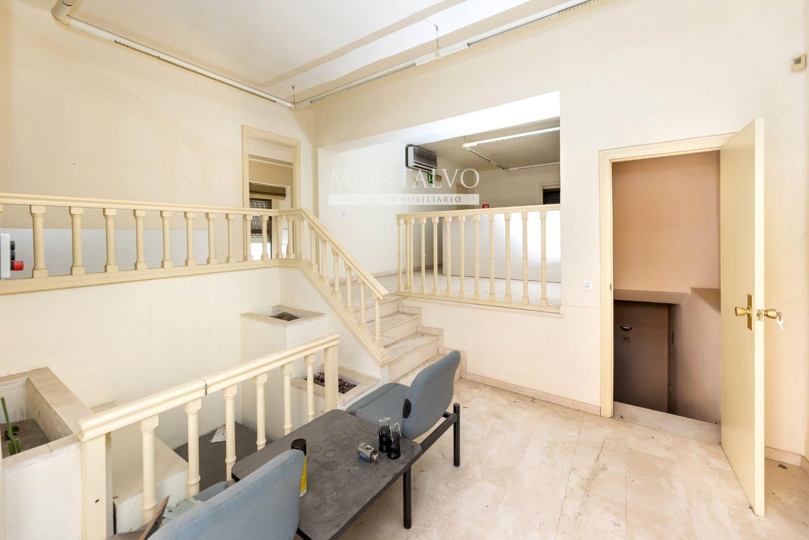 Commercial for sale in Granada city - € 110,000 (Ref: 9398852)