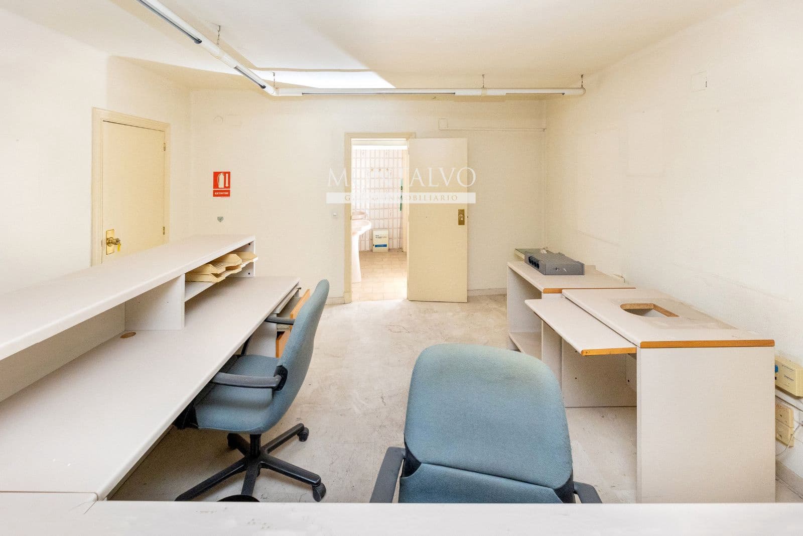 Commercial for sale in Granada city - € 110,000 (Ref: 9398852)